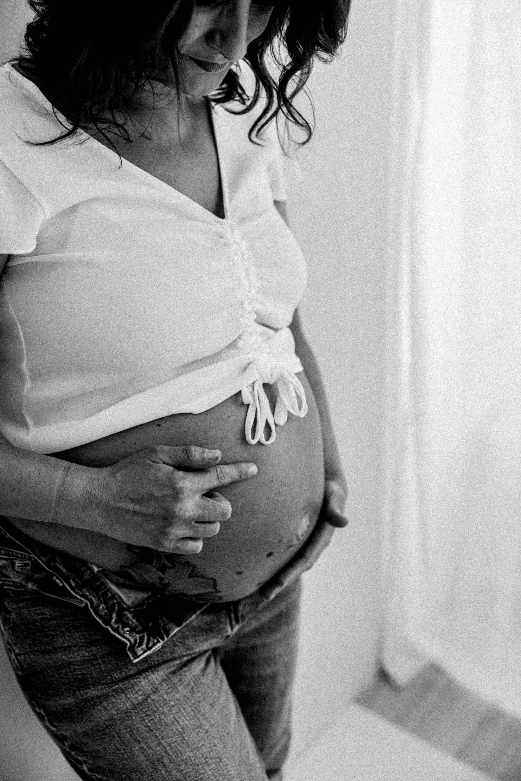  little_foot_fotografie_schwangerschaftsfotografie_muelheim_babybauchfotos_muelheim_familienfotografin_ruhrgebiet_schwanger_im_ruhrgebiet_Fotostudio_muelheim