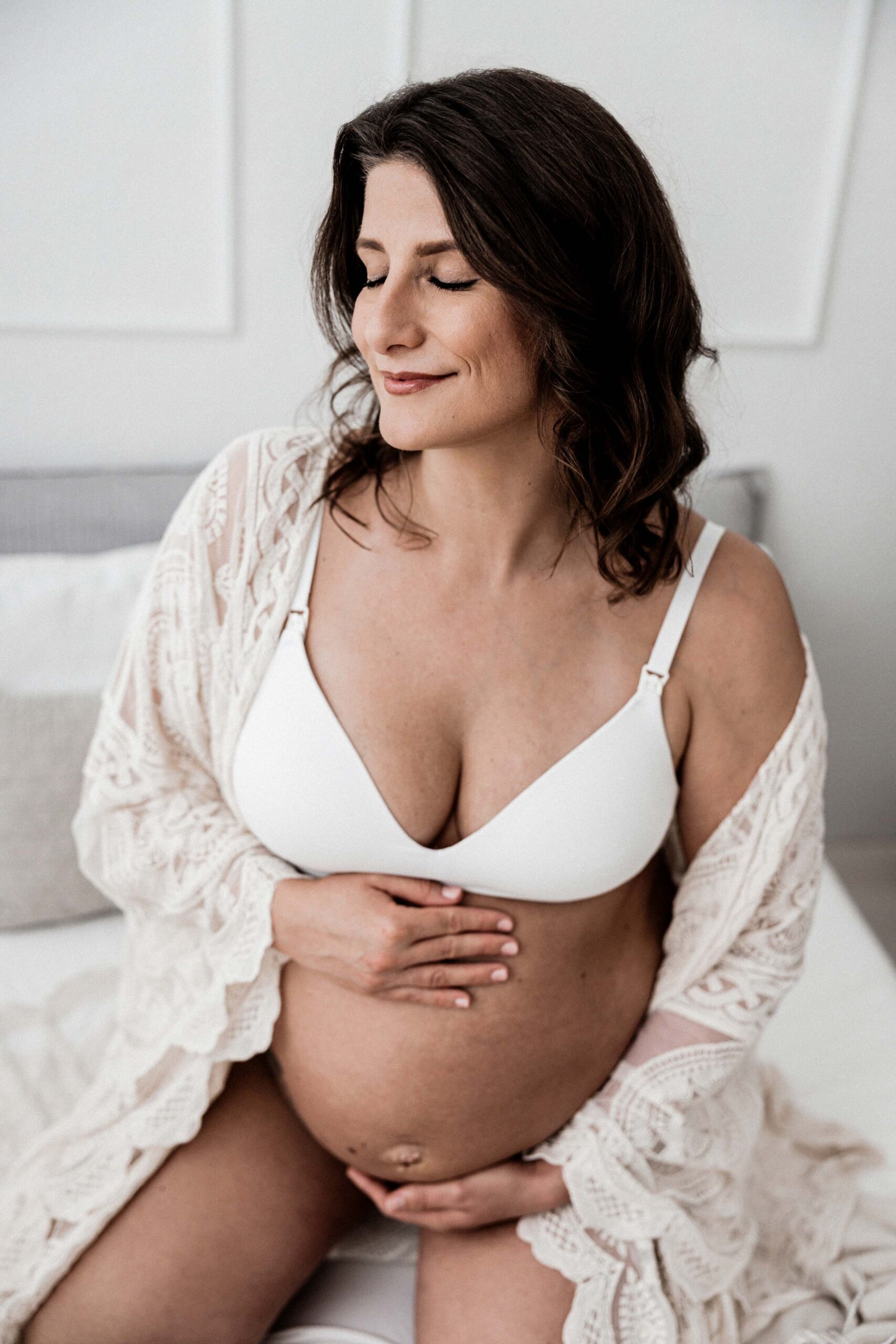  little_foot_fotografie_schwangerschaftsfotografie_muelheim_babybauchfotos_muelheim_familienfotografin_ruhrgebiet_schwanger_im_ruhrgebiet_Fotostudio_muelheim